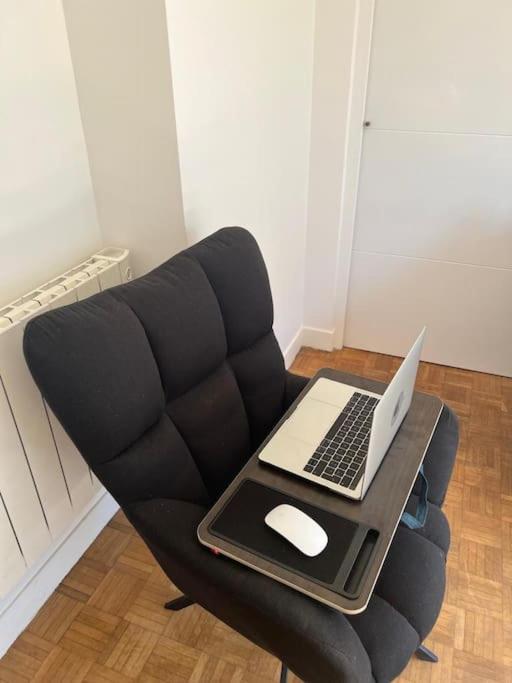Entiry Apartment, Private Rooms In Paris Exterior foto